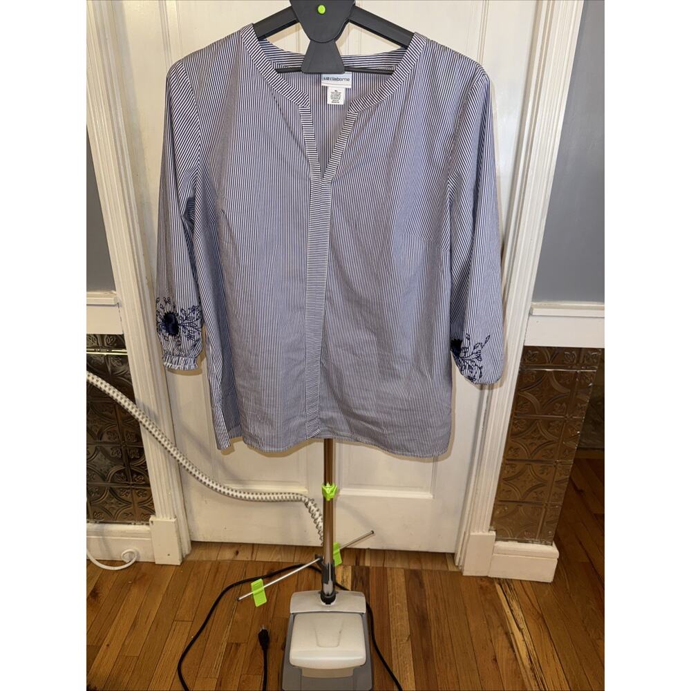 Liz Claiborne striped blouse. Embroidered Sleeves & Elastic Sleeves XL